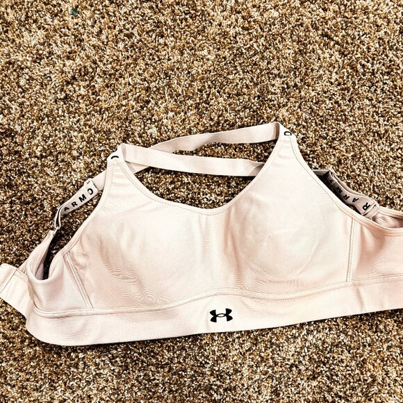 Under Armour Infinity mid covered sports bra with adjustable wordmark straps - Picture 1 of 3